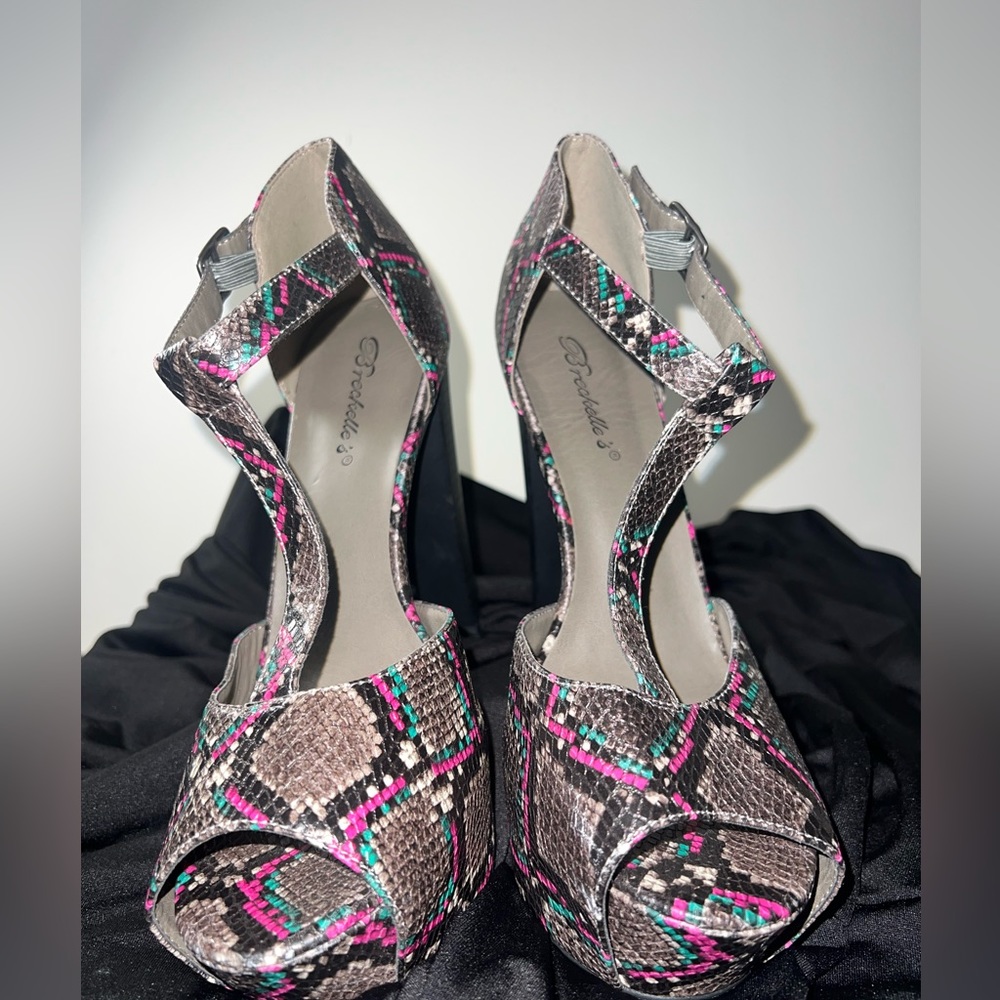 Breckelle’s Multi faux skin peep toe platform heel